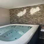펜션 A La Campagne & Jacuzzi