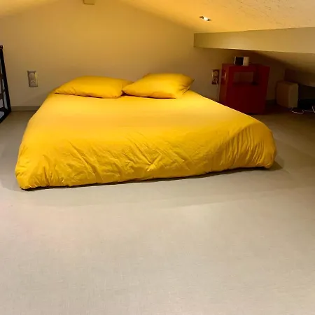 בית נופש A La Campagne & Jacuzzi Montcornet (Ardennes)