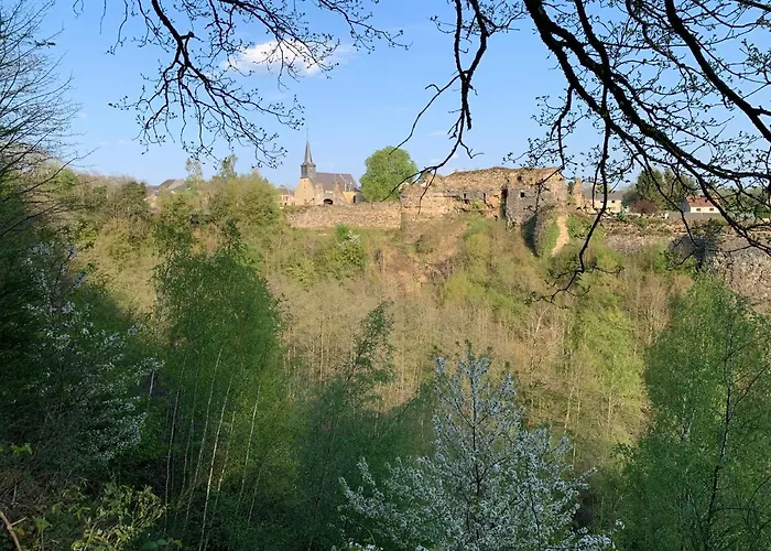 à La Campagne&jacuzzi Montcornet (Ardennes)